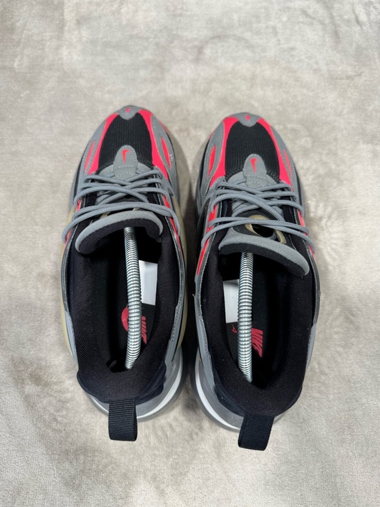 Nike Air Max Zephyr Sneakers - Picture 4 of 14